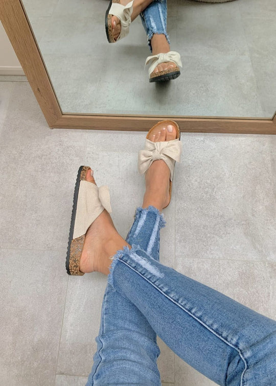 Vaila™ | Luxurious Suede Slippers with Bow Beige