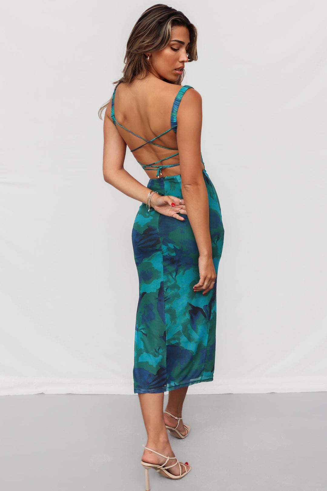 Zirael ™ | Floral Green Open Back Midi Dress