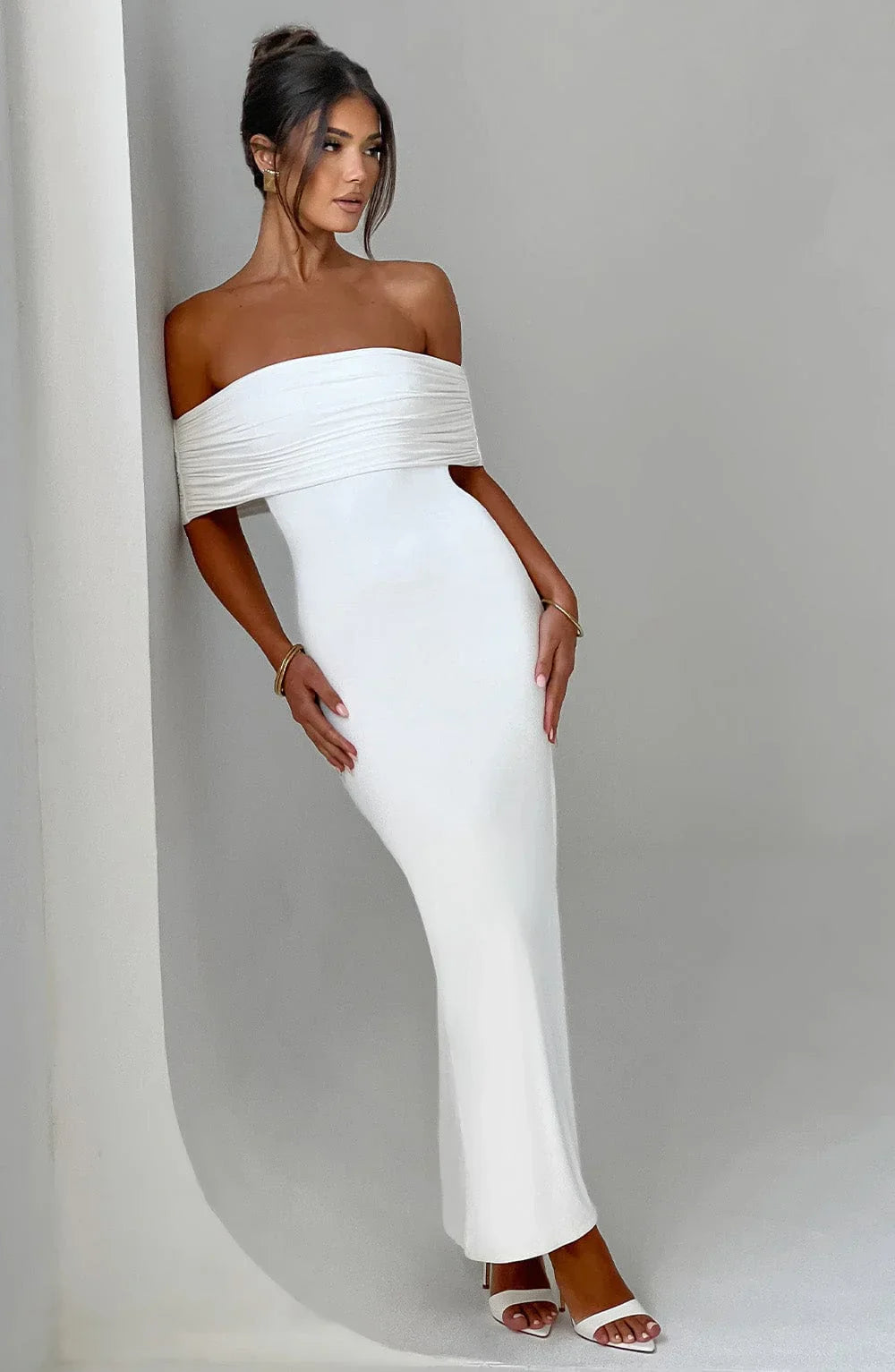 Azrya ™ | Elegant Backless Maxi Dress